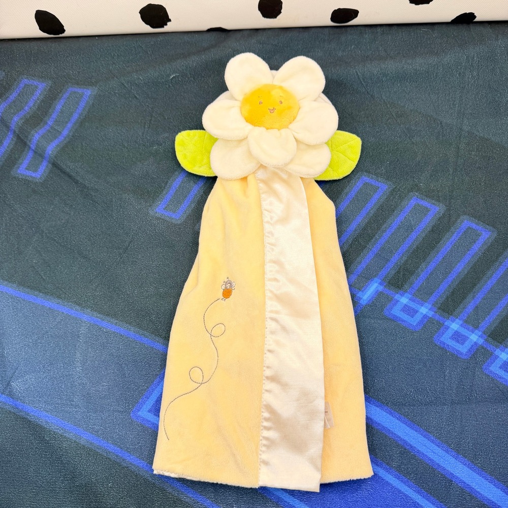 Bunnies By The Bay Daisy Flower Lovey Security Blanket Yellow Satin Plush 16"